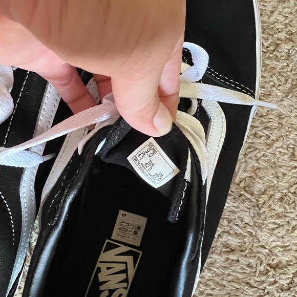 Vans. Men’s size 9 - Picture 3 of 4